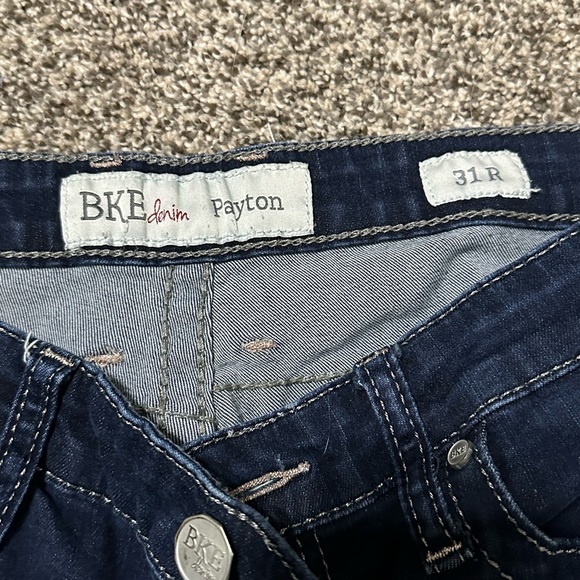 BKE 31R Payton - Picture 3 of 3